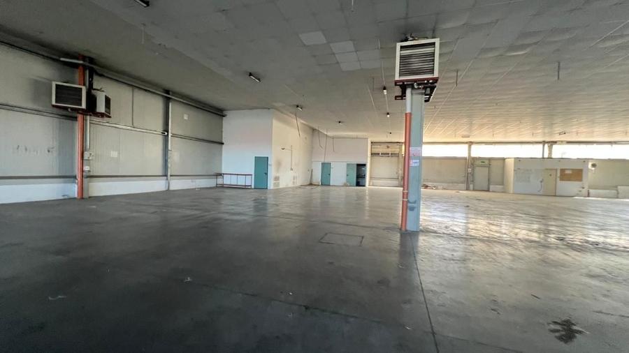 Spațiu comercial, de 1,400 mp, în Aeroport