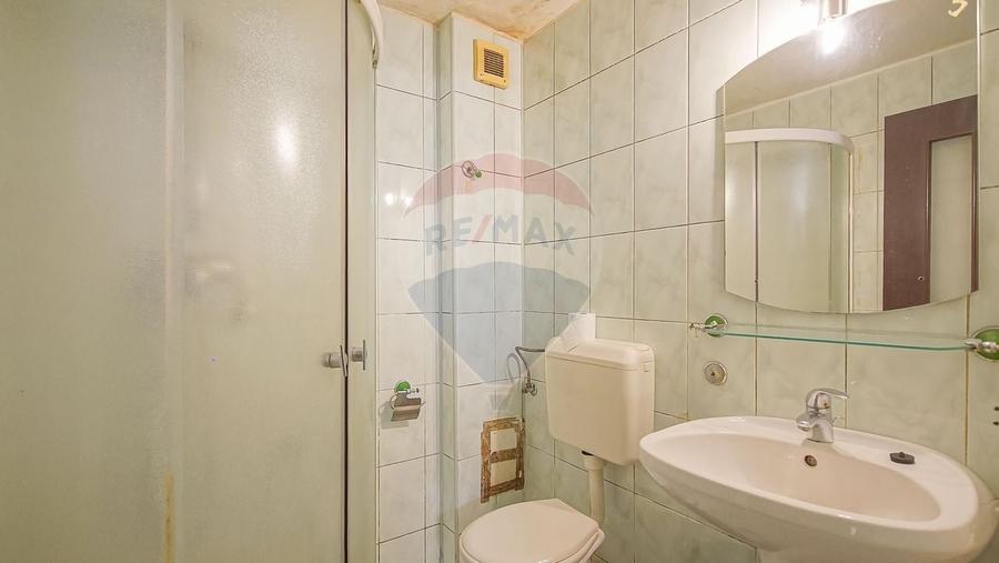 Casă individuală cu 12 camere cu Canalizare în Astra