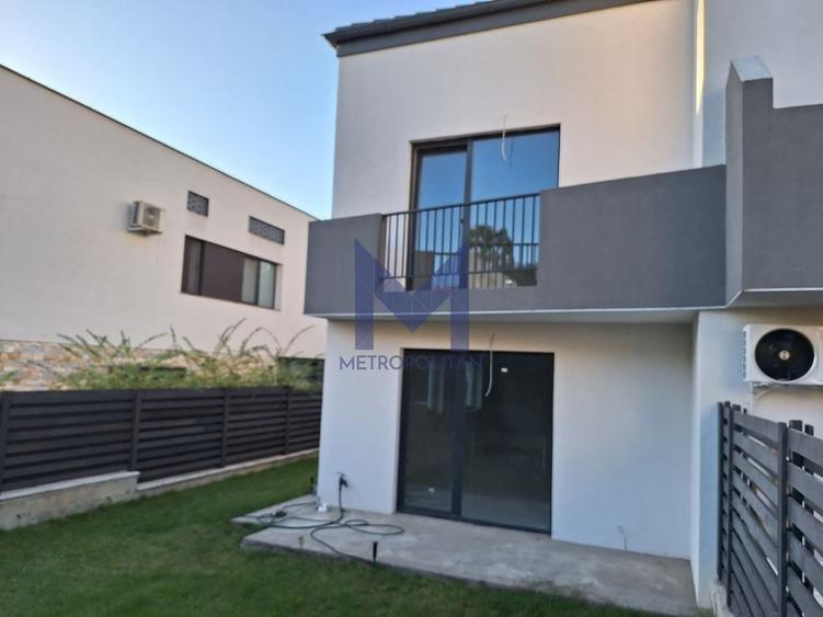 Casă cu 4 camere cu Canalizare în Câmpului