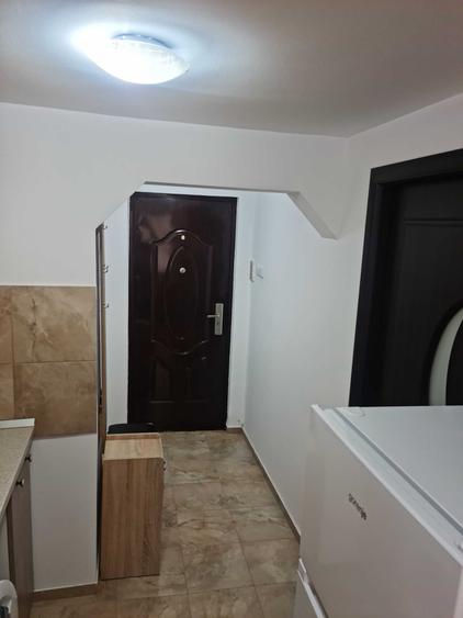 Apartament cu 2 camere semidecomandat în Victoriei