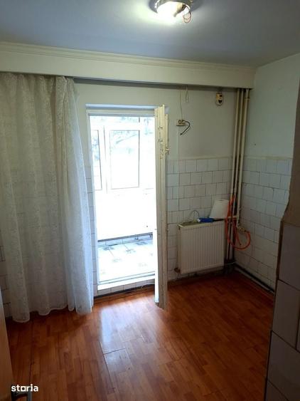 Apartament cu 2 camere decomandat în Eremia