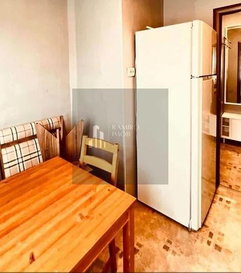 Apartament cu 3 camere semidecomandat, mobilat în Brâncoveanu