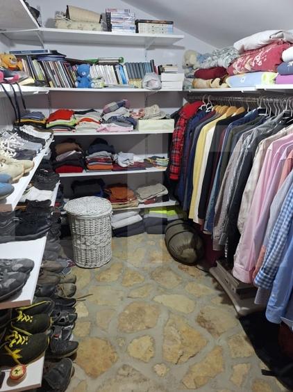 Casă individuală cu 2 camere cu Teren 3300 Mp în Dorohoi