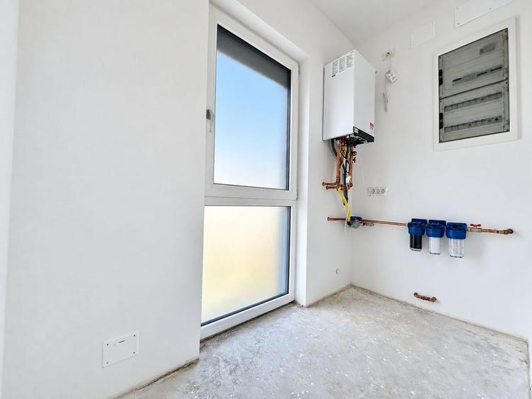 Duplex cu 4 camere cu Canalizare în Dumbrăvița