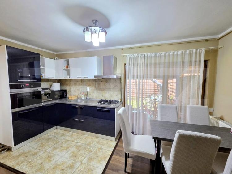 Duplex cu 4 camere cu Canalizare în Florești