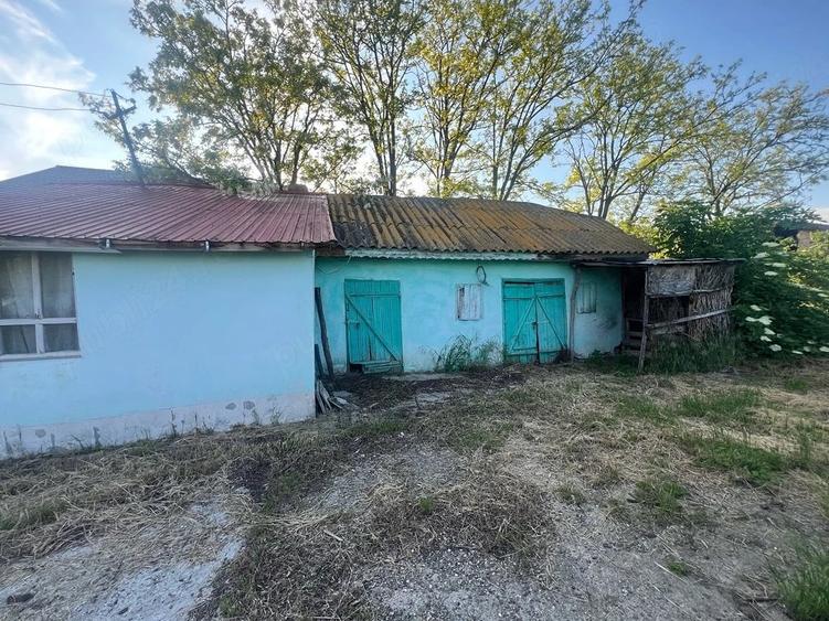 Casă cu 4 camere cu Teren 3000 Mp în Țigănași