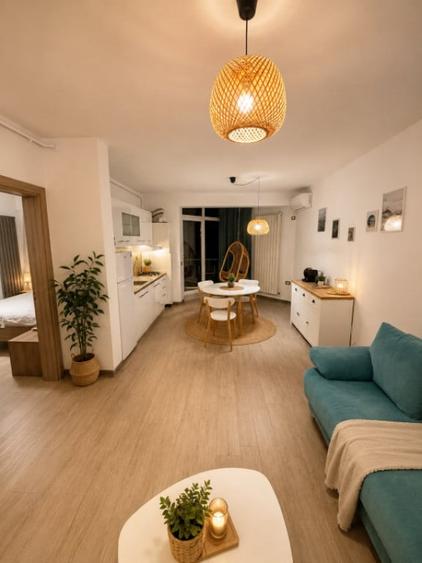 Mamaia Nord | 2 camere de inchiriat cu balcon | Etaj 3 | Apr - 5