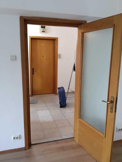 Apartament cu 2 camere semidecomandat în Sebastian