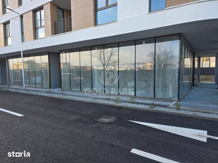 Spațiu comercial, de 75 mp, în Florești
