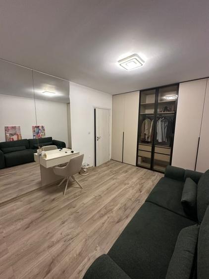 Apartament cu 3 camere decomandat în E3