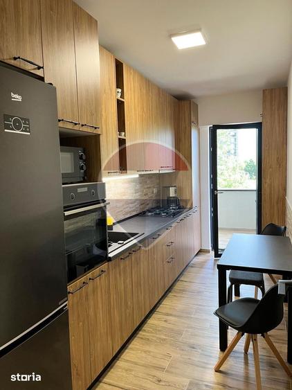 Apartament cu 2 camere decomandat în Văcăresti