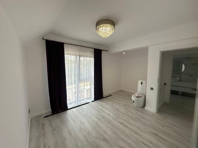 Casă individuală cu 5 camere cu Canalizare în Sălicea