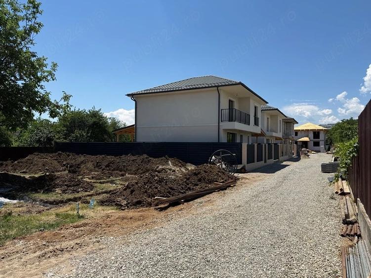 Casă cu Teren 300 Mp în Crihala