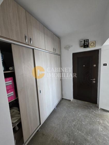 Apartament cu 3 camere decomandat în Alexandru cel Bun