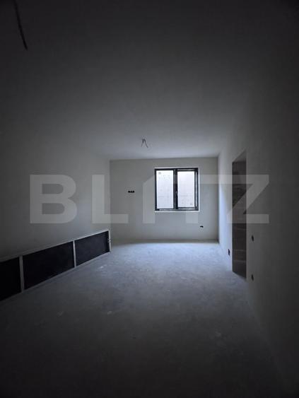 Duplex cu 6 camere cu Canalizare în Dâmbul Rotund