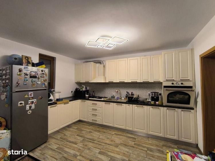 Casă cu 4 camere în Sânnicoară