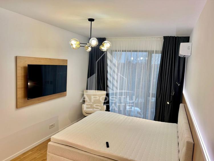 Apartament cu 4 camere semidecomandat, mobilat în Ultracentral