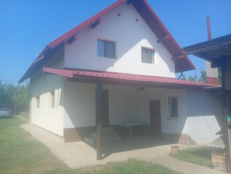 Casă cu 4 camere în Mărgineni