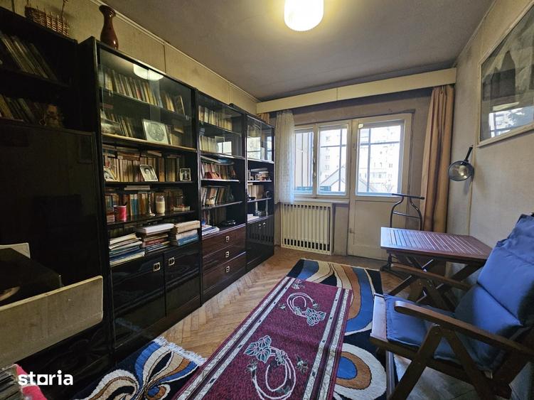 Apartament cu 4 camere în Piața Centrală