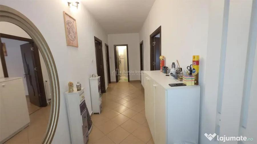 Casă cu 8 camere cu Teren 342 Mp în Central