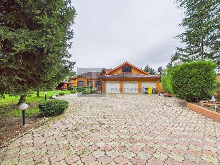 Casă individuală cu 9 camere cu Canalizare în Snagov