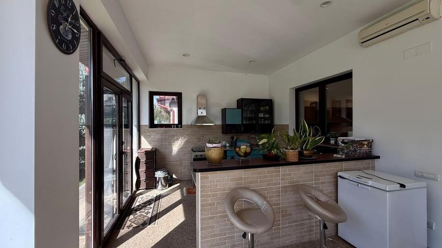 Casă individuală cu 10 camere cu Piscina în Nord