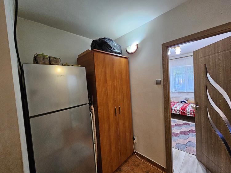 Apartament cu 3 camere decomandat în Șagului