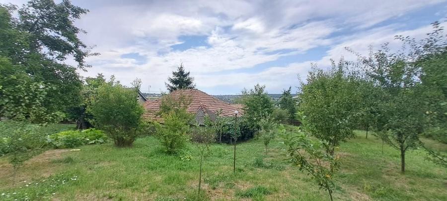 Casă individuală cu 3 camere cu Canalizare în Cornești