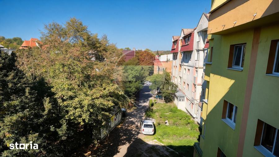 Garsonieră decomandată în Central