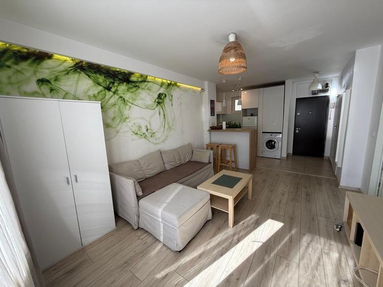 Apartament cu 2 camere semidecomandat, mobilat în P-ța Universității