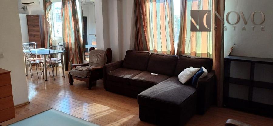 Apartament cu 4 camere decomandat, mobilat în P-ța Romană