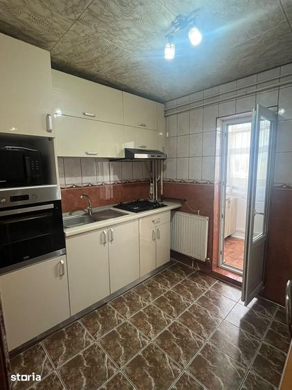 Apartament cu 3 camere în Tudor Vladimirescu