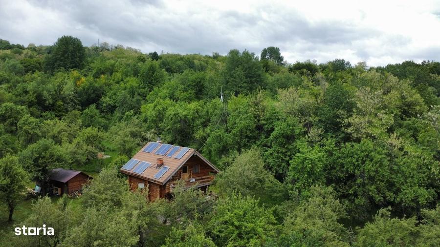 Casă cu 4 camere în Corbi