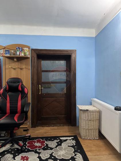 Casă cu 2 camere cu Teren 758 Mp în Ațel