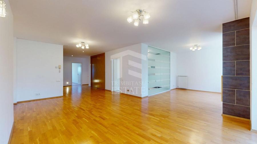 Apartament cu 3 camere decomandat în Pipera