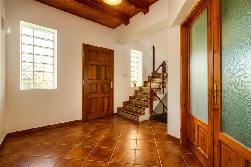 Casă individuală cu 7 camere cu Teren 4290 Mp în Valea Doftanei