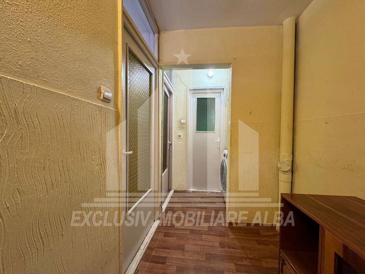 Apartament cu 3 camere decomandat, mobilat în Cetate
