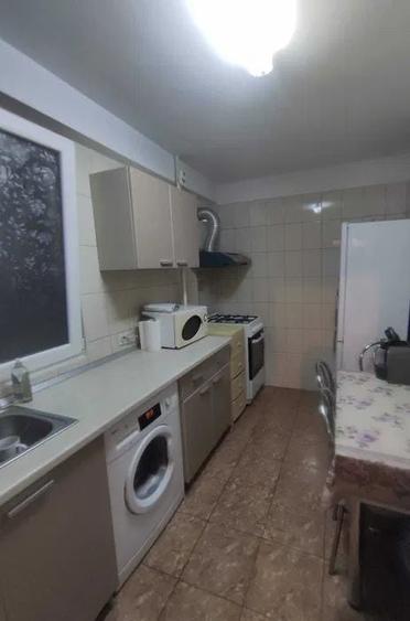 Apartament cu 2 camere decomandat, mobilat în Eroii Revoluției