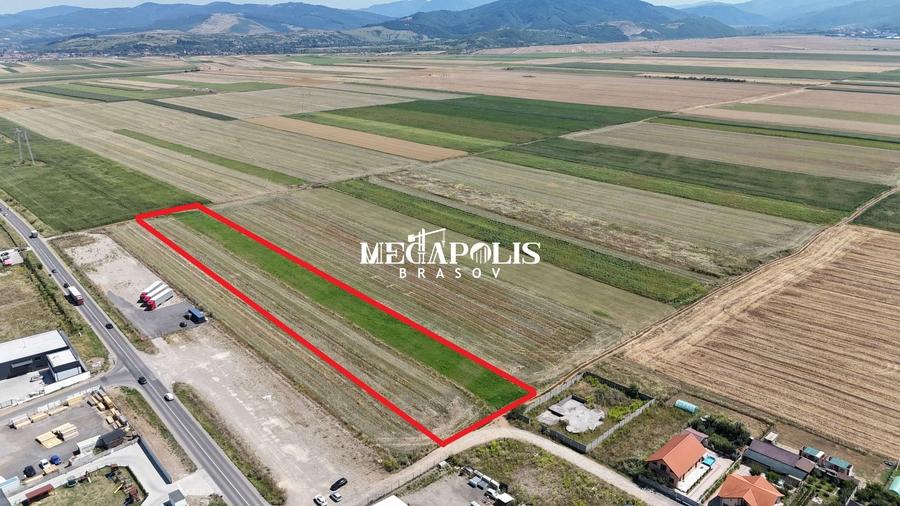 Teren agricol extravilan de 10900 mp, în Est