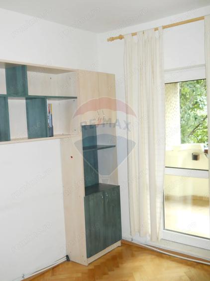 Apartament cu 4 camere decomandat în Târgu Cucu