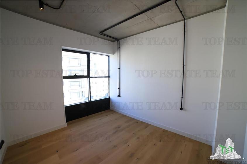 Apartament cu 4 camere decomandat în Barbu Văcărescu
