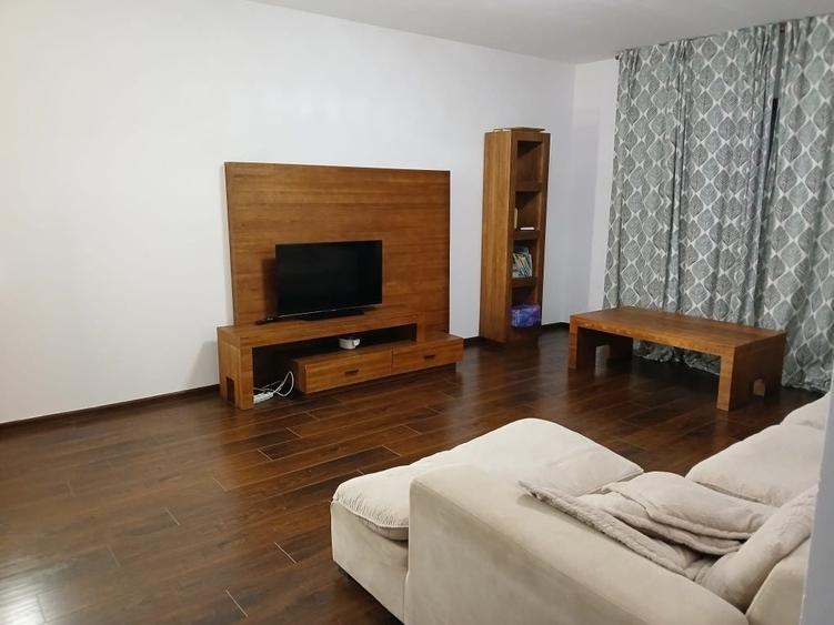 Apartament cu 3 camere decomandat în Metalurgiei