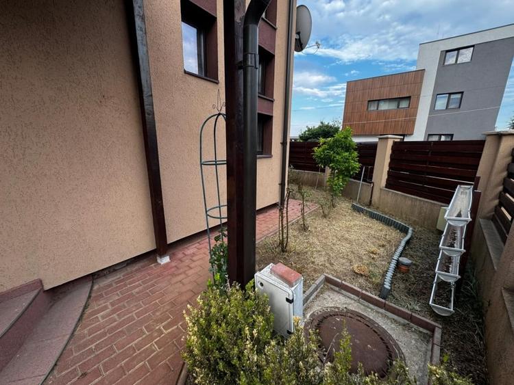 Casă individuală cu 5 camere cu Canalizare în Albert