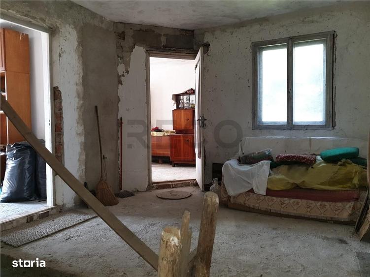 Casă cu 3 camere cu Teren 542 Mp în Sântion