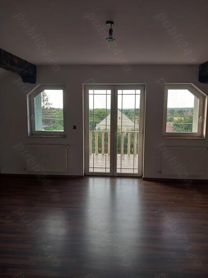 Casă cu 6 camere cu Teren 2255 Mp în Cenad