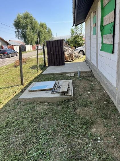 Casă cu 4 camere în Sinești