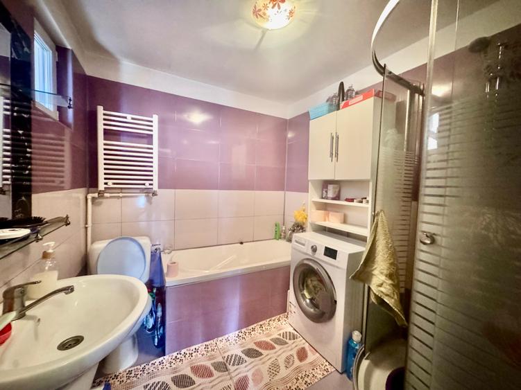 Casă individuală cu 3 camere cu Canalizare în Sebastian