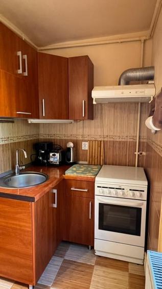 Apartament cu 3 camere decomandat, mobilat în Torontalului