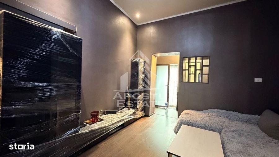 Apartament cu 3 camere în Traian