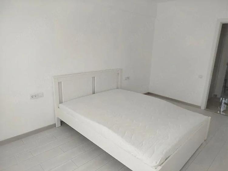 Apartament cu 3 camere decomandat, mobilat în Tractorul